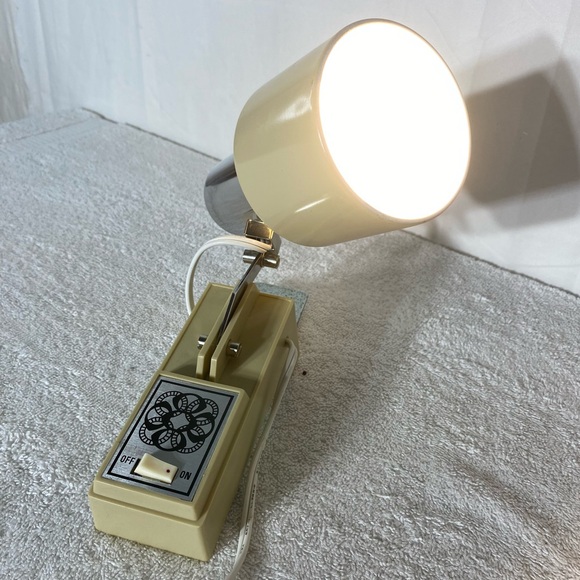 Vintage Other - Vintage Beige Clamp On Headboard Reading Lamp